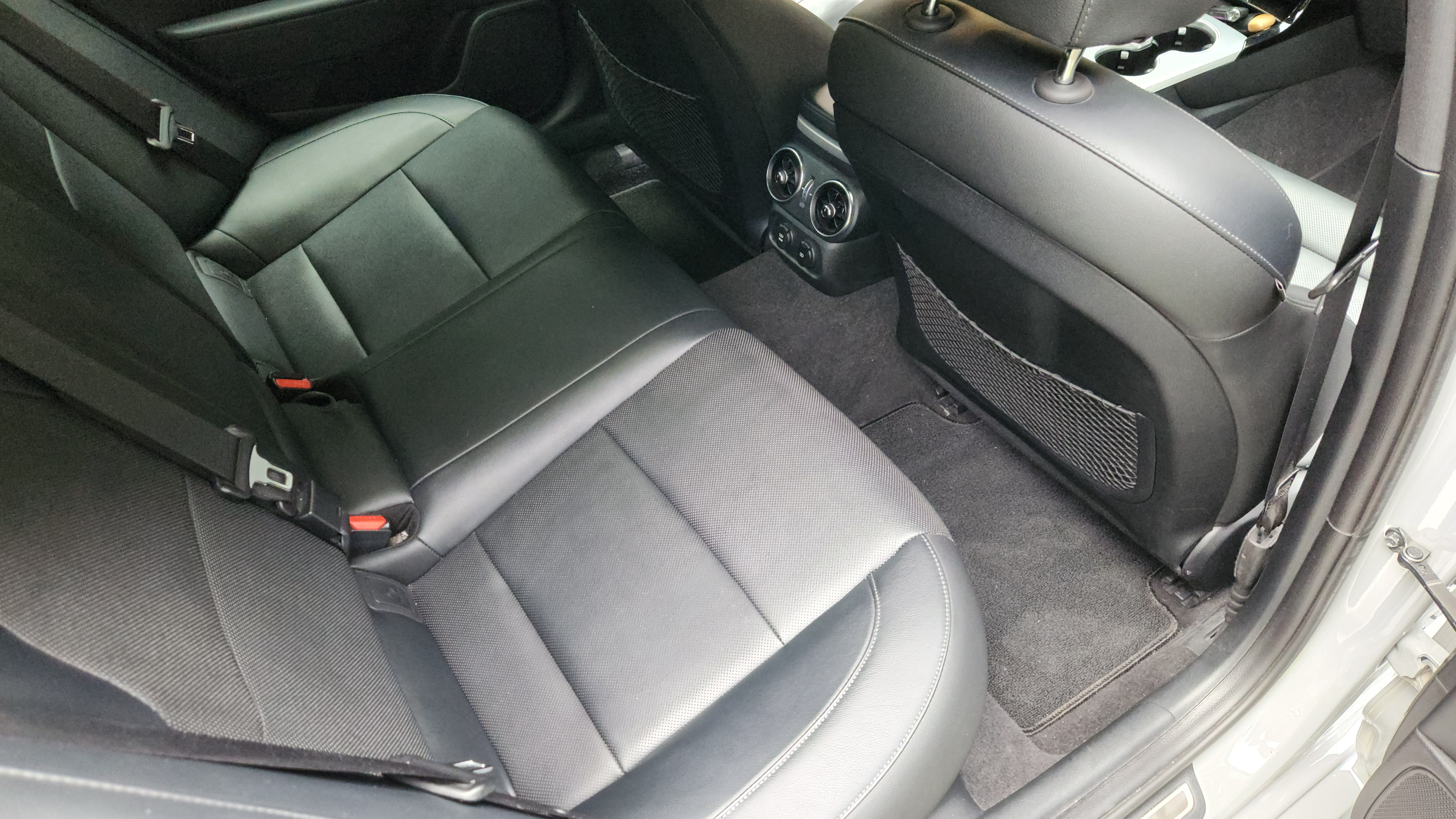 Used 2019 Kia Stinger GT1 RWD image 16