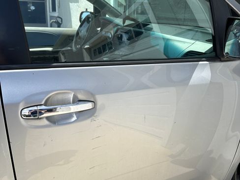 Used 2013 Toyota Sienna SE FWD image 19