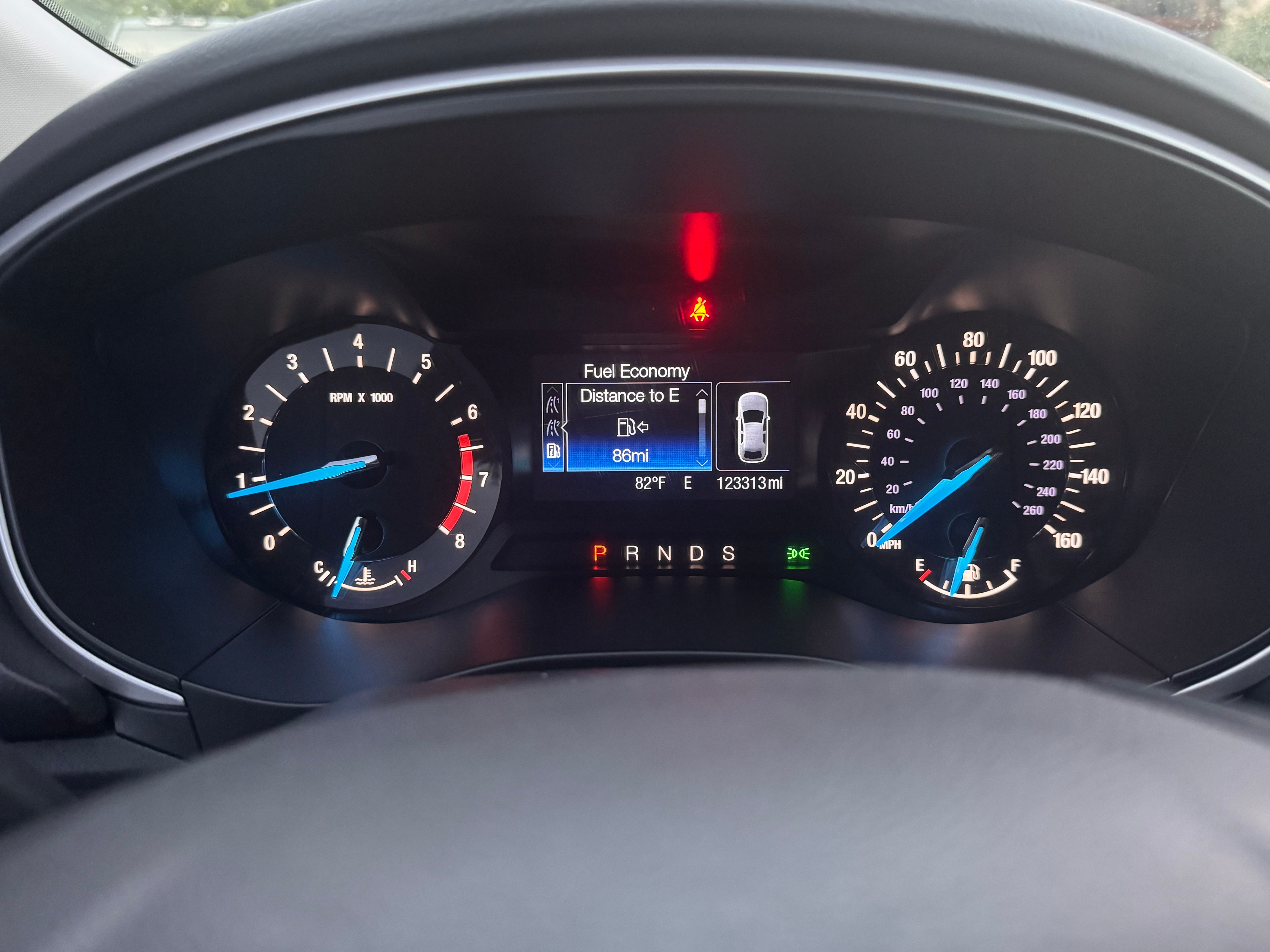 Used 2016 Ford Fusion SE FWD image 5