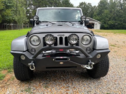 Used 2014 Jeep Wrangler Sahara w/ Connectivity Group AWD/4WD image 4