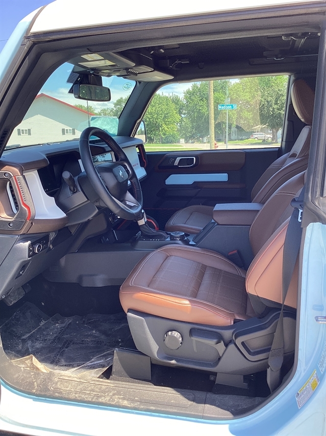 Used 2024 Ford Bronco Heritage Edition AWD/4WD image 9