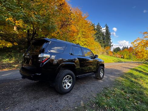 Used 2016 Toyota 4Runner Trail Premium image 8