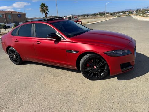 Used 2017 Jaguar XF Prestige image 1