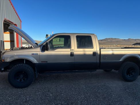 Used 2004 Ford F350 Lariat AWD/4WD image 10