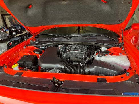 Used 2023 Dodge Challenger SXT image 4