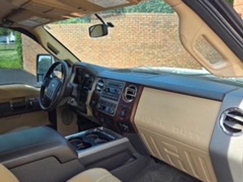 Used 2011 Ford F350 Lariat w/ Lariat Interior Pkg AWD/4WD image 16