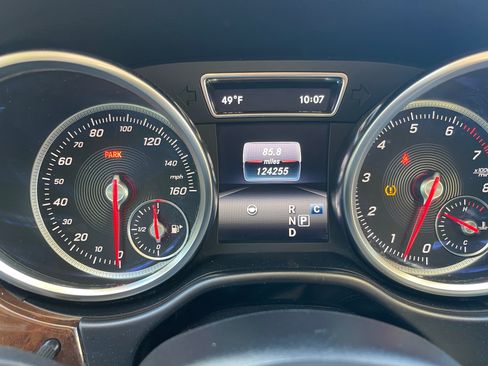 Used 2017 Mercedes-Benz GLS 550 4MATIC image 18