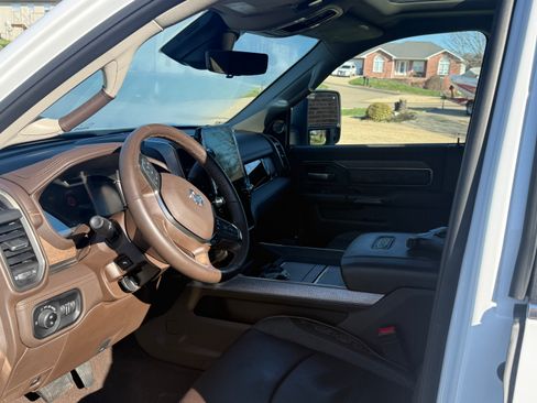 Used 2025 RAM 3500 Longhorn image 10