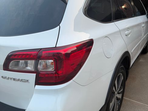 Used 2019 Subaru Outback 2.5i Limited AWD/4WD image 6