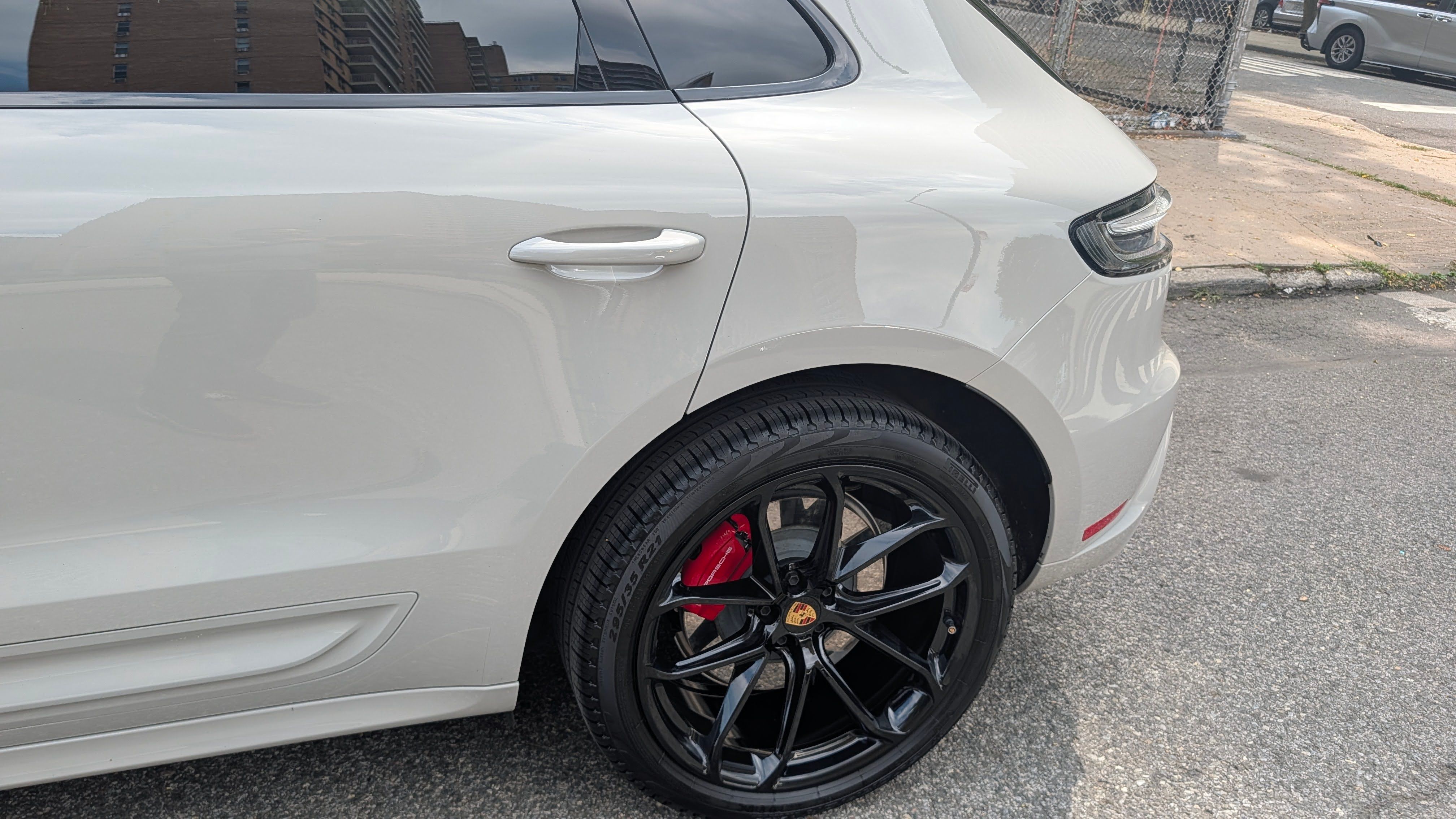 Used 2025 Porsche Macan GTS AWD/4WD image 10