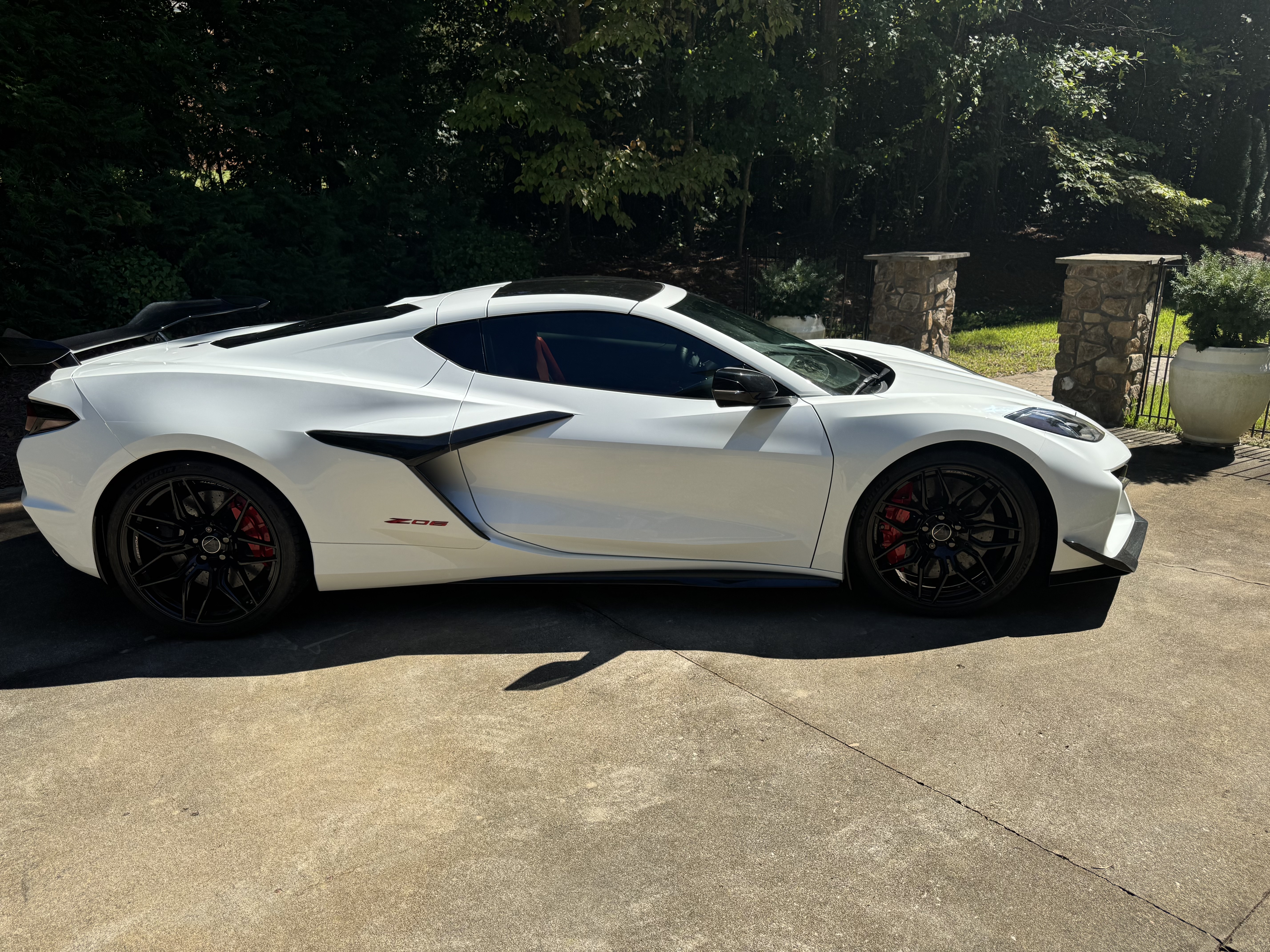 Used 2024 Chevrolet Corvette Z06 w/ Z07 Performance Package RWD image 28