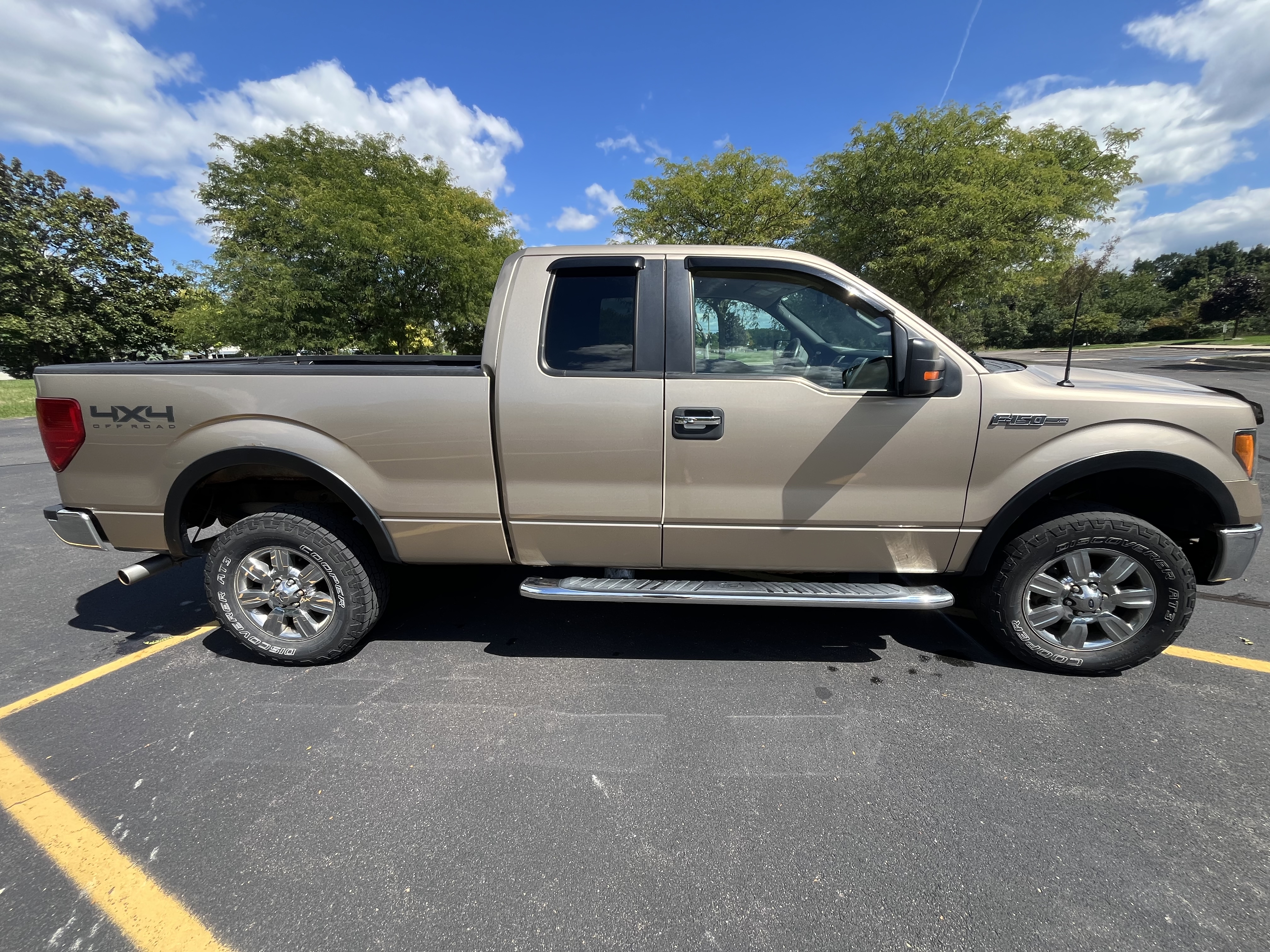Used 2011 Ford F150 XLT w/ XLT Chrome Pkg AWD/4WD image 5