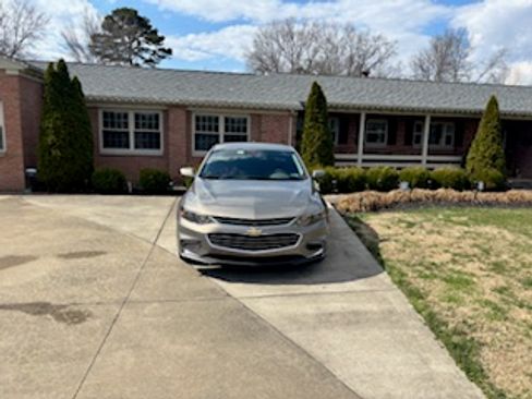 Used 2018 Chevrolet Malibu LT w/ Leather Package image 5