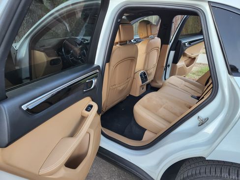 Used 2018 Porsche Macan Sport Edition image 18