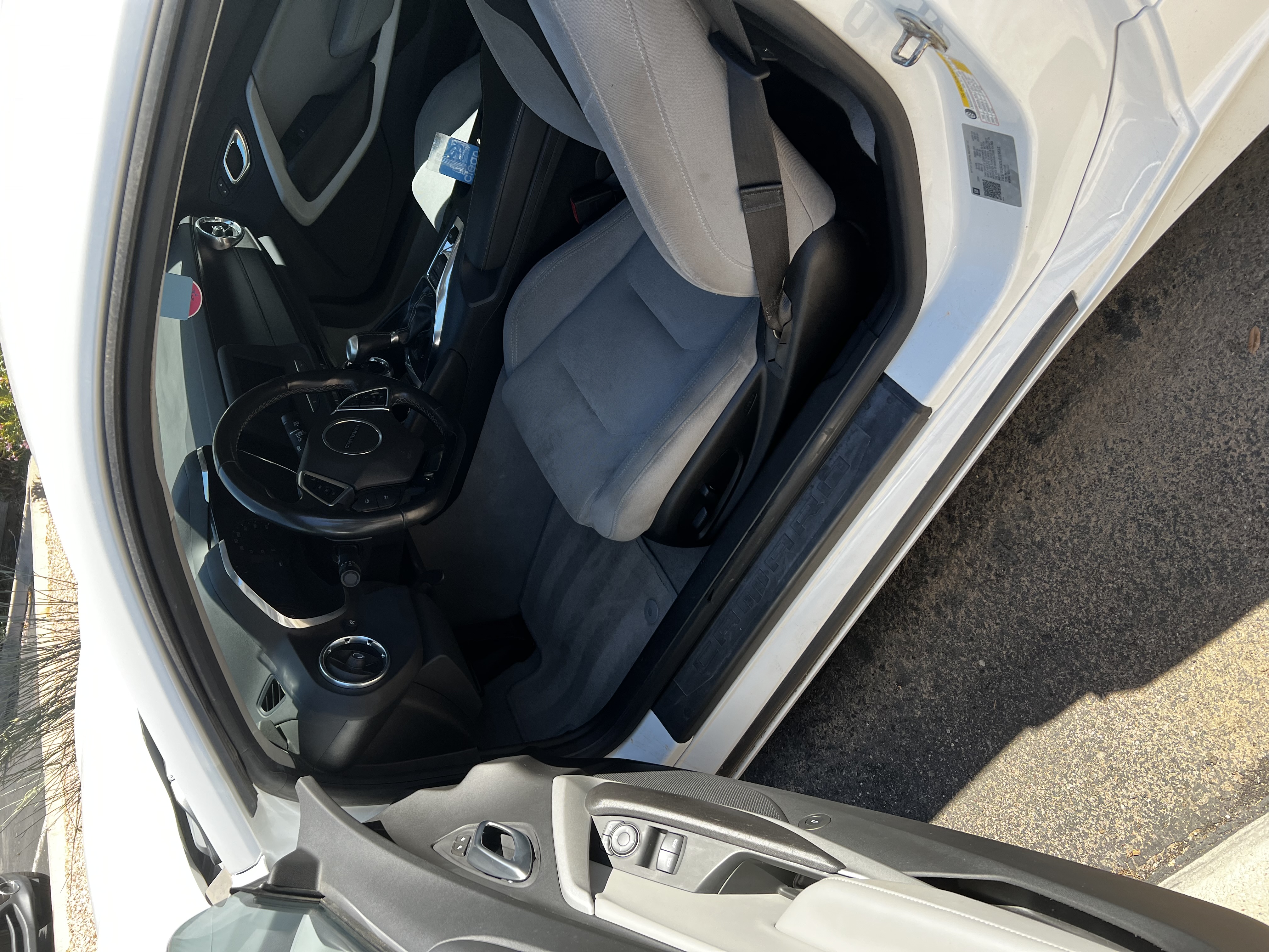 Used 2020 Chevrolet Camaro LS RWD image 5