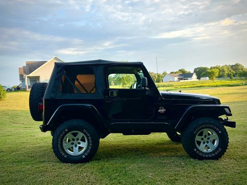 Used 2001 Jeep Wrangler Sahara AWD/4WD image 8