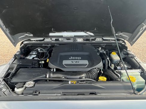 Used 2018 Jeep Wrangler Unlimited Rubicon AWD/4WD image 17