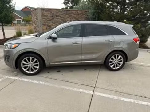 Used 2017 Kia Sorento SX AWD/4WD image 4