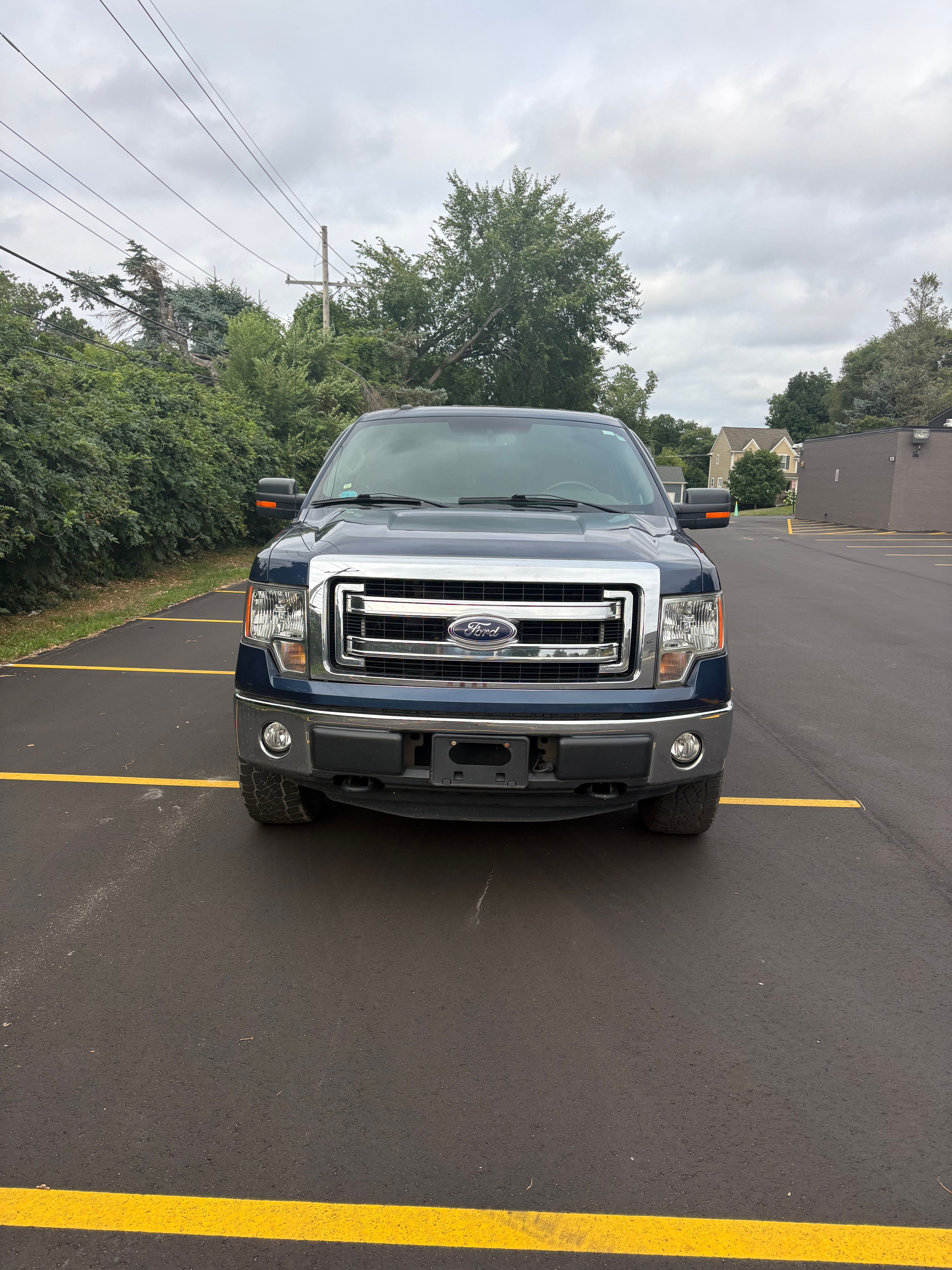 Used 2013 Ford F150 XLT w/ Mid Equipment Group AWD/4WD image 2