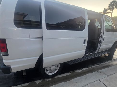Used 2009 Ford E-350 and Econoline 350 XL RWD image 10