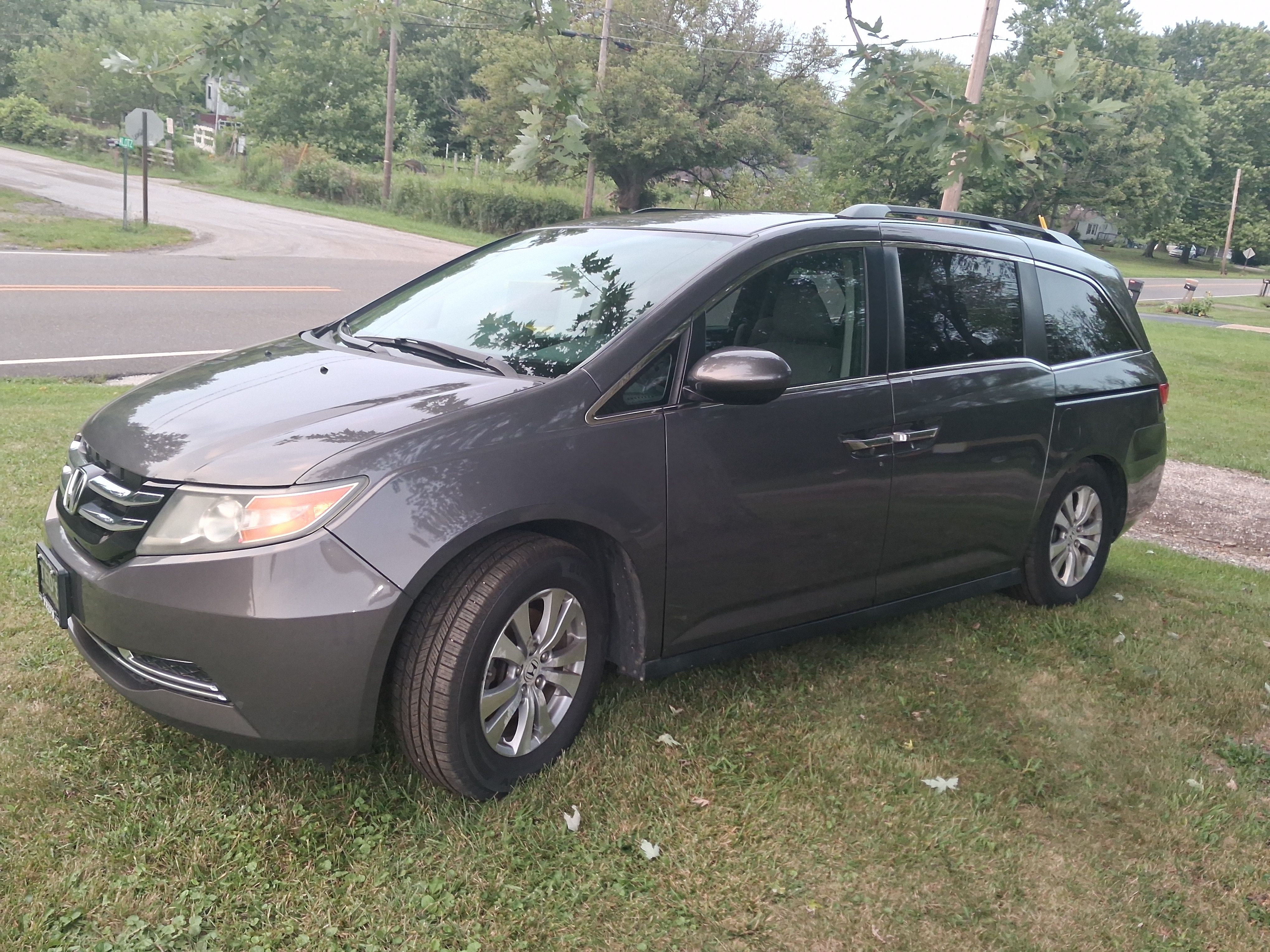 Used 2015 Honda Odyssey EX image 1