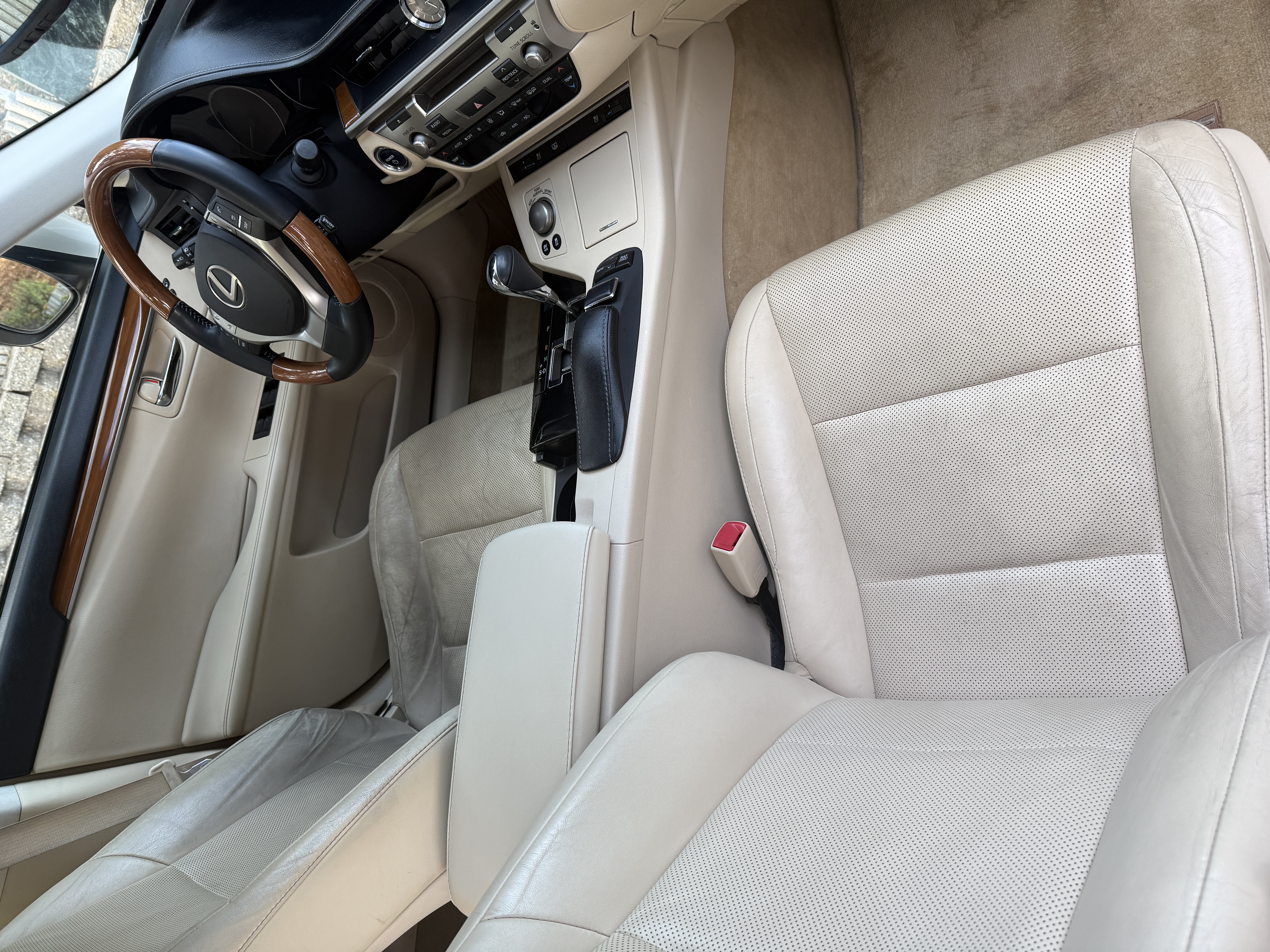 Used 2013 Lexus ES 300h w/ Luxury Pkg FWD image 10