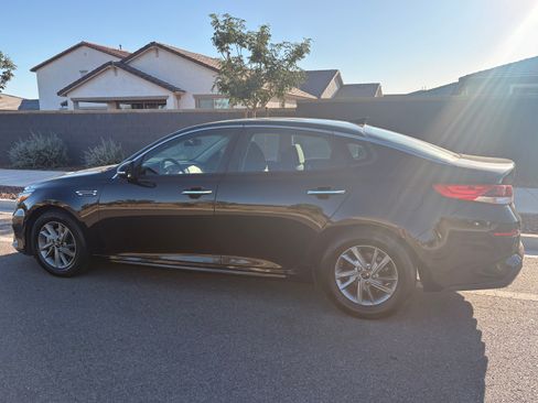 Used 2020 Kia Optima LX FWD image 2