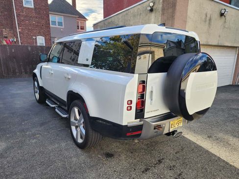 Used 2023 Land Rover Defender 130 S image 5