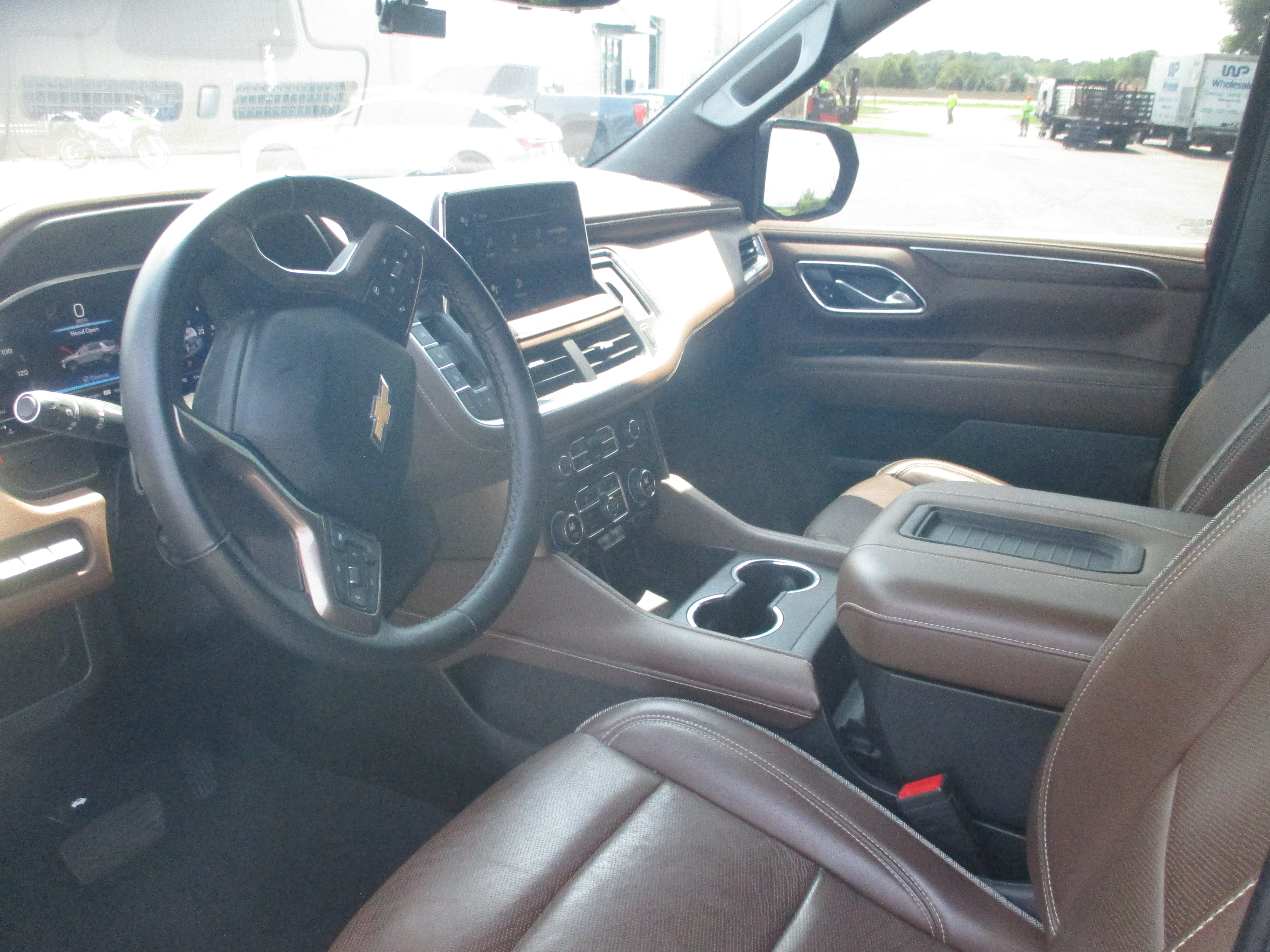 Used 2023 Chevrolet Tahoe High Country AWD/4WD image 12