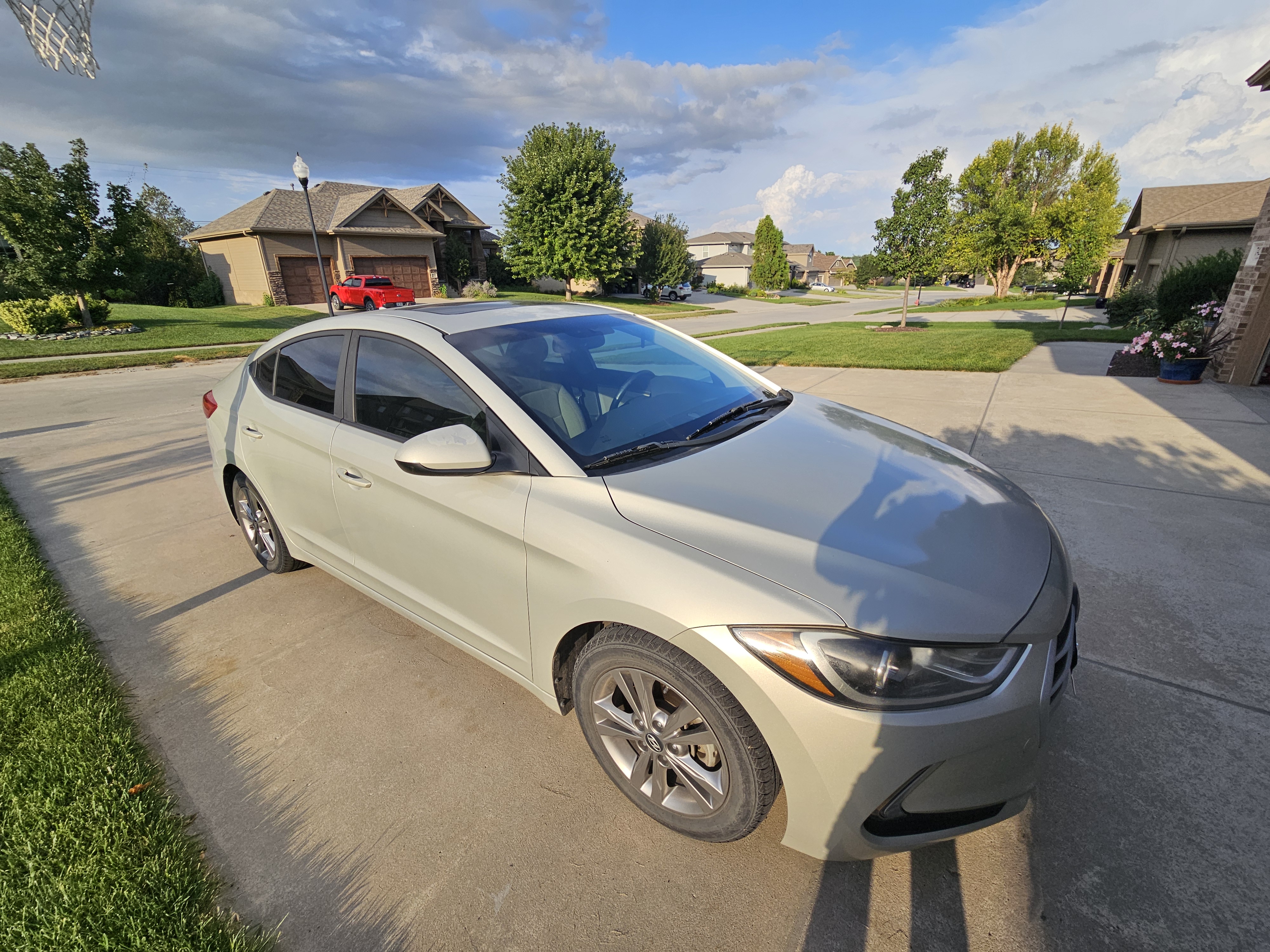 Used 2018 Hyundai Elantra Value Edition w/ Cargo Package FWD image 2