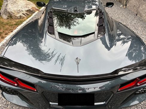 Used 2021 Chevrolet Corvette Stingray Premium Cpe w/ Z51 Performance Package RWD image 8