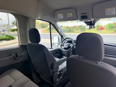Used 2024 Ford Transit 350 XLT RWD image 9