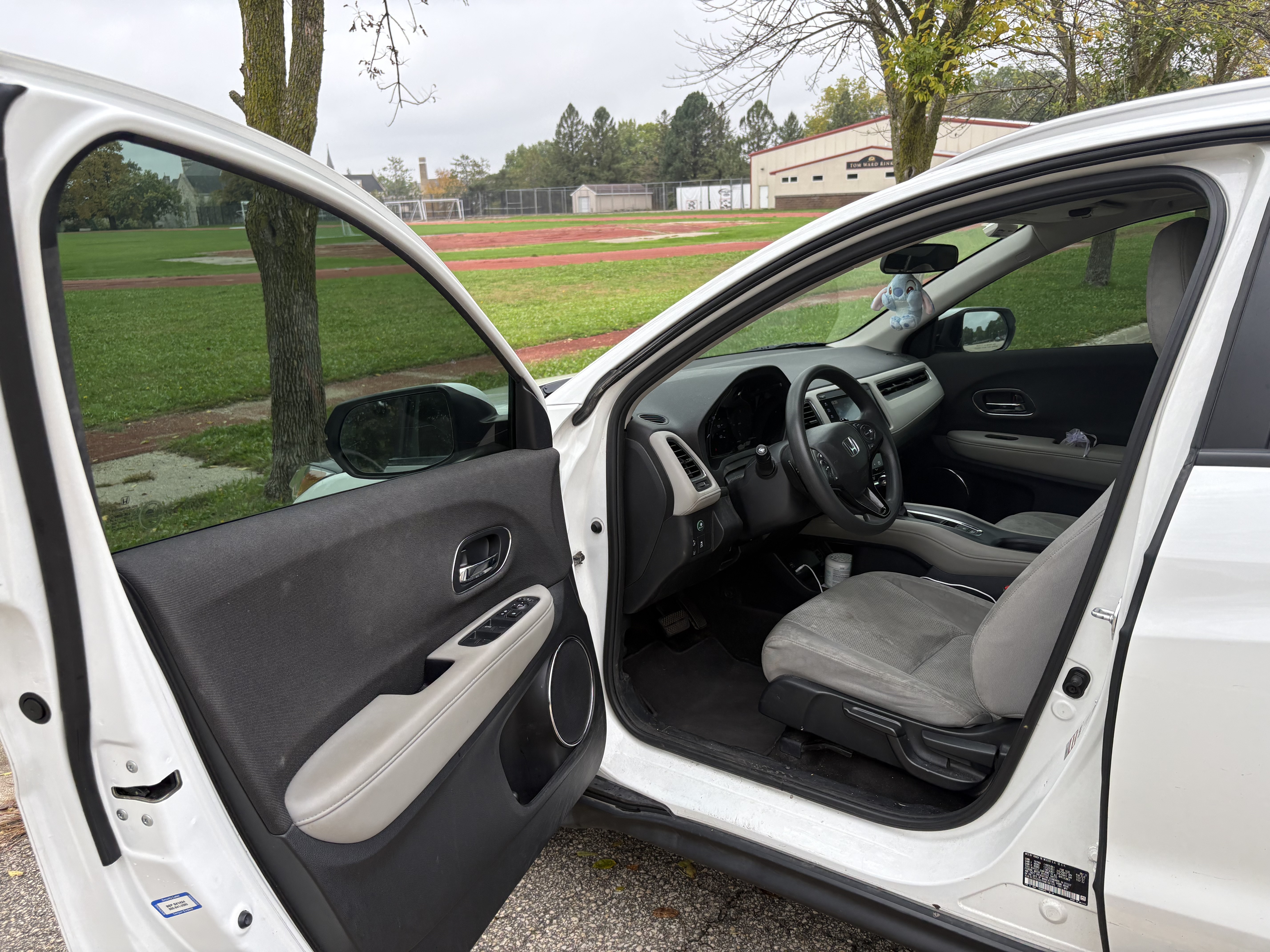 Used 2022 Honda HR-V EX image 11