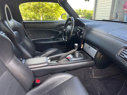 Used 2005 Honda S2000 image 11