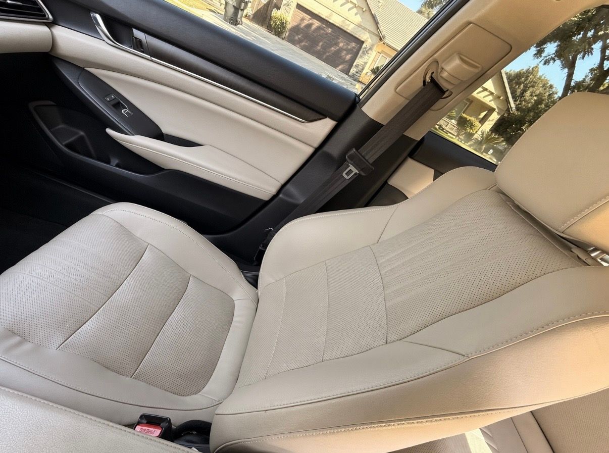 Used 2018 Honda Accord EX-L image 10