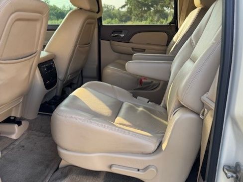 Used 2013 GMC Yukon XL SLT w/ Regional Value Package image 5