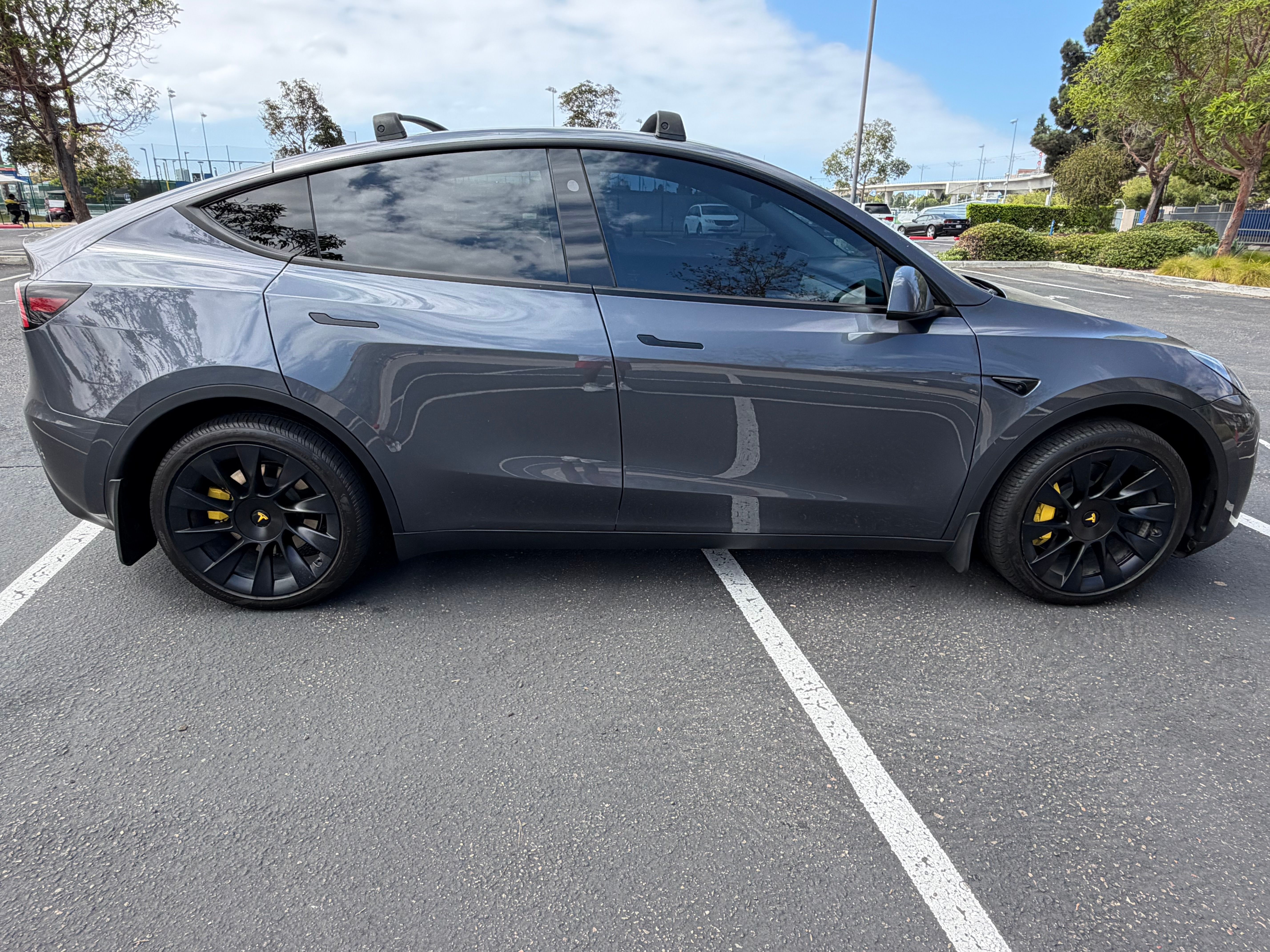 Used 2023 Tesla Model Y Long Range AWD/4WD image 4