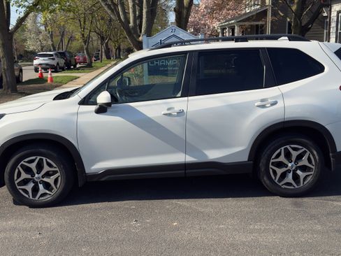 Used 2019 Subaru Forester Premium w/ All-Weather Package AWD/4WD image 22