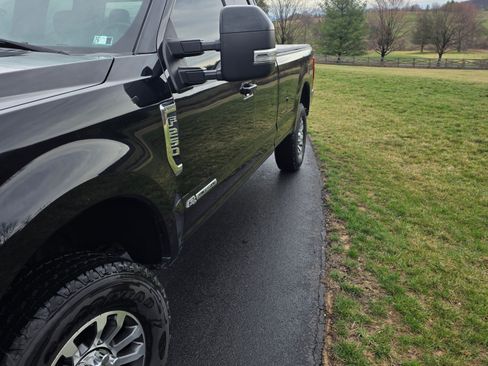 Used 2021 Ford F250 Lariat w/ Lariat Value Package image 5