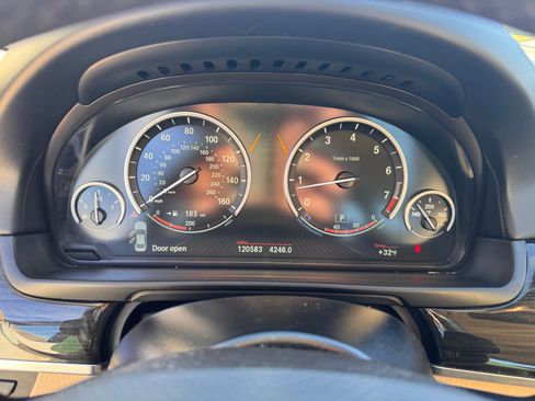 Used 2015 BMW 550i xDrive Sedan image 21