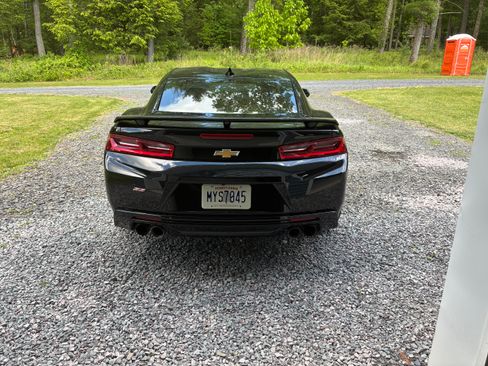 Used 2016 Chevrolet Camaro SS RWD image 8