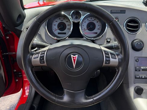 Used 2008 Pontiac Solstice Convertible w/ Premium Package RWD image 23