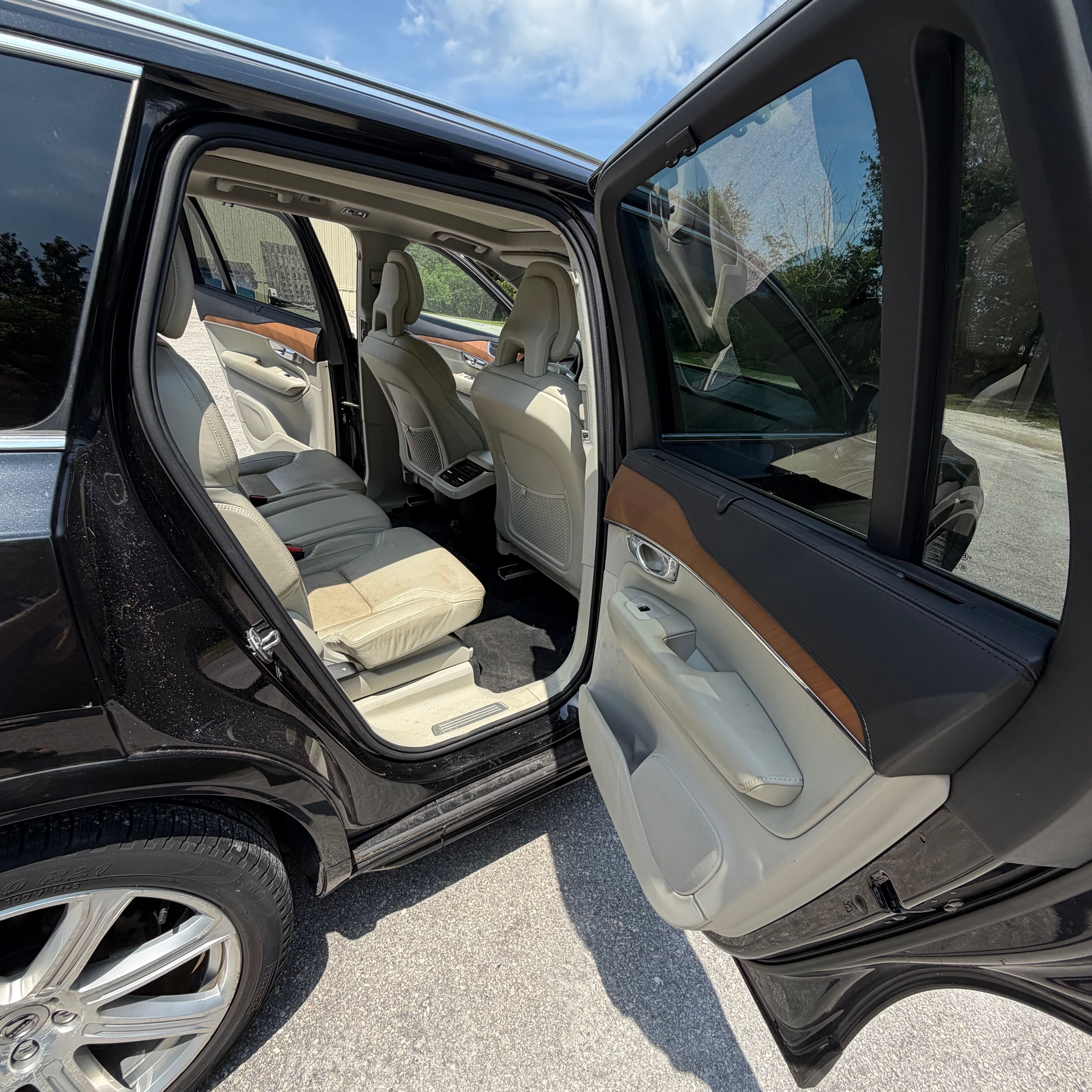 Used 2016 Volvo XC90 T6 Inscription w/ Vision Package AWD/4WD image 26