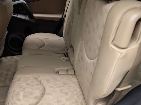 Used 2012 Toyota RAV4 4WD image 15