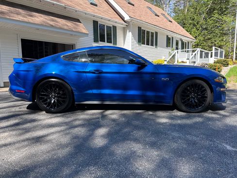Used 2018 Ford Mustang GT w/ GT Performance Package RWD image 5