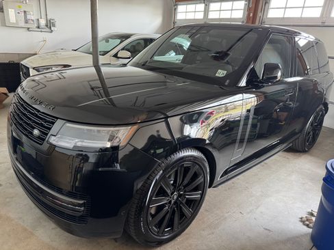 Used 2025 Land Rover Range Rover SE AWD/4WD image 8