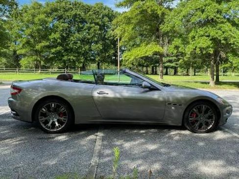 Used 2011 Maserati GranTurismo Convertible RWD image 5