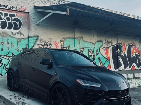 Used 2021 Lamborghini Urus image 10