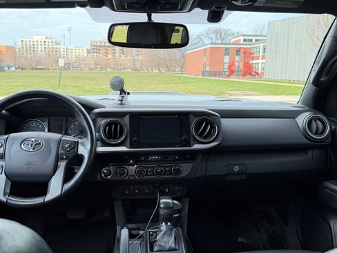 Used 2017 Toyota Tacoma TRD Pro image 12