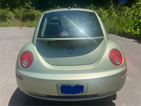 Used 2008 Volkswagen Beetle S FWD image 6